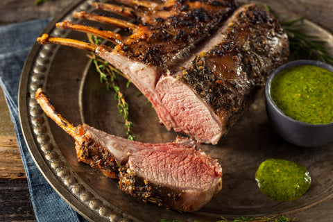 CARRÉ D'AGNEAU EN CROÛTE D’HERBES